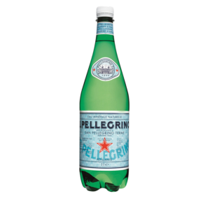 Bouteille d'eau pétillante de San Pellegrino 1L